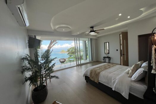 Ocean Front Luxury Apartment 2