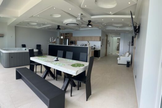 Ocean Front Luxury Apartment 2