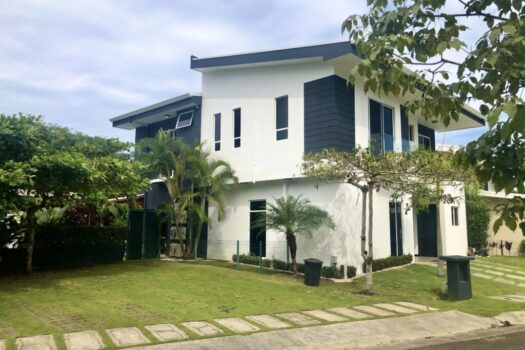 Pacific Dreams House Bambu