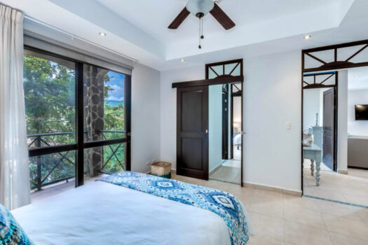 Frente al Playa Jaco – Bahia Encantada