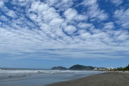 Frente al Playa Jaco – Bahia Encantada