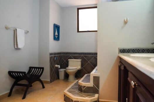 Frente al Playa Jaco – Bahia Encantada