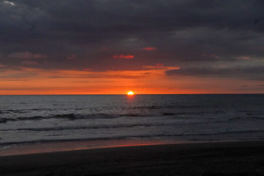 Frente al Playa Jaco – Bahia Encantada
