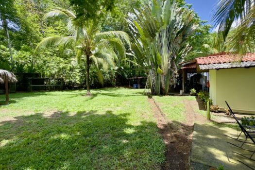 Centro Comercial, Hotel, y Apartamento Punta Leona Costanera Sur