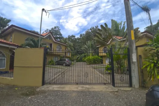 Apartamento con naturaleza en Punta Leona